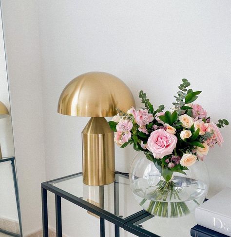 Ajoutez une Touche de Luxe à Votre Intérieur avec une Lampe de Chevet Dorée