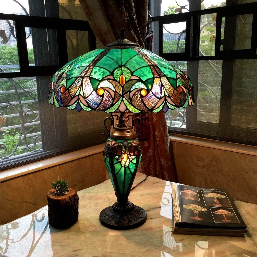 La Lampe de Chevet Tiffany : Un Classique Incontournable pour votre Déco
