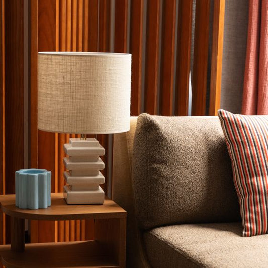 La Lampe de Chevet : Un Voyage Lumineux à Travers les Âges
