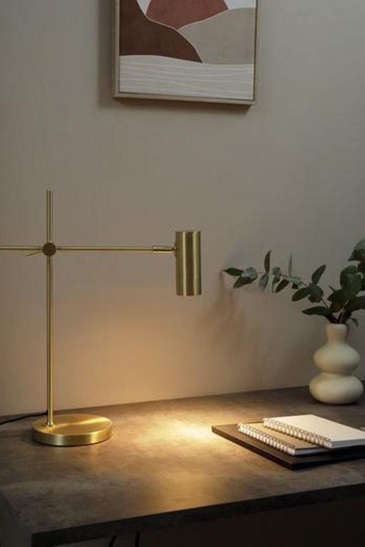 Choisir la Lampe de Chevet parfaite pour votre espace de travail à domicile