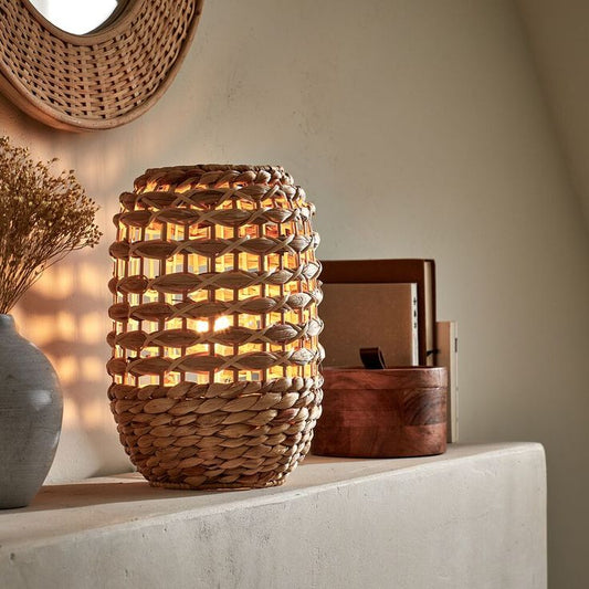 L'Effet Apaisant des Lampes de Chevet en Bois et Rotin
