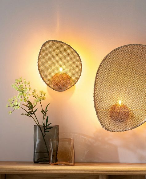 La Lampe de Chevet Murale : Une Solution de Style et de Praticité