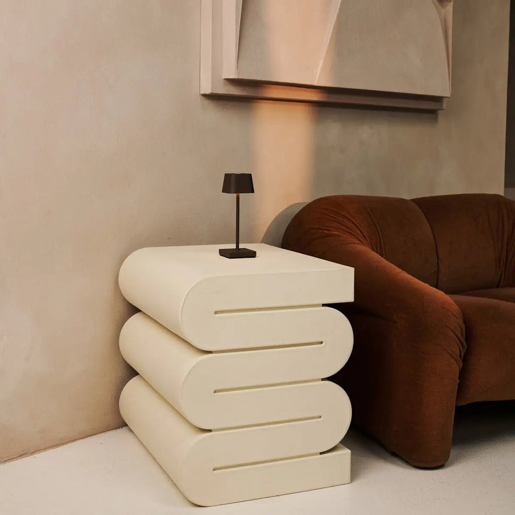 Sarphati Mini Mocha Brown Table sans fil lampe parfaite pour l'industrie hôtelière - rechargeable sans fil via la station de charge, lampe dimmable et 3 modes lumineux