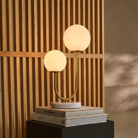 Giorgia Lampe en marbre élégant - lampe de table élégante avec ampoules en verre givré