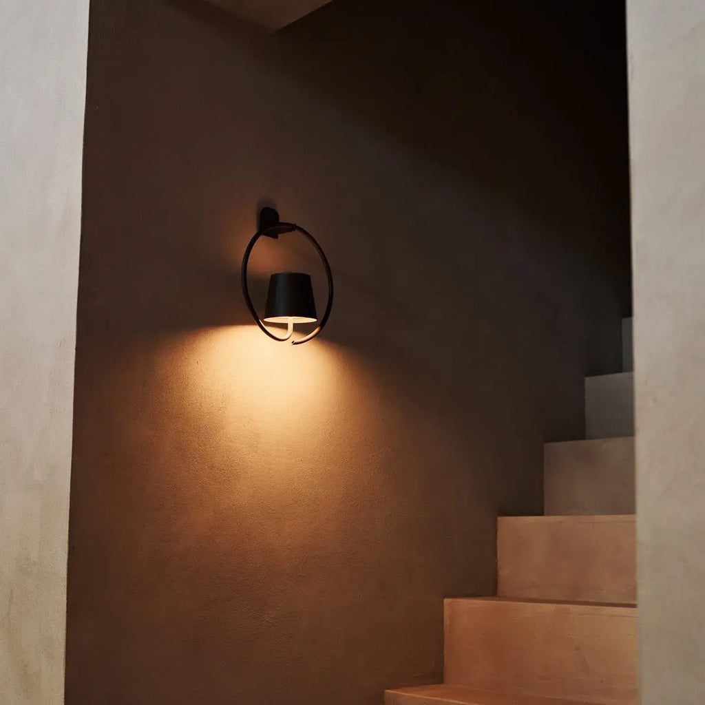 Applique murale rechargeable en métal marron foncé Cielo – sans fil, à intensité variable et élégante