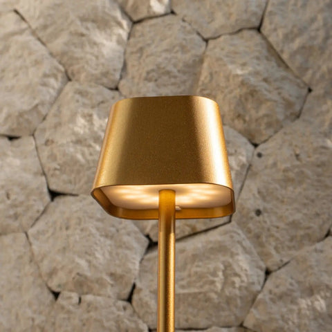 Lampe de table rechargeable Ava Or | Sans fil, variable et élégant