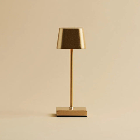 Combi set professionnel - 4 x Sarphati Mini Gold Rechargeable Table Lampes et 1 x Amstel Wireless Station de charge avec Qi-Technology et parfait pour les restaurants, l'hospitalité et les hôtels