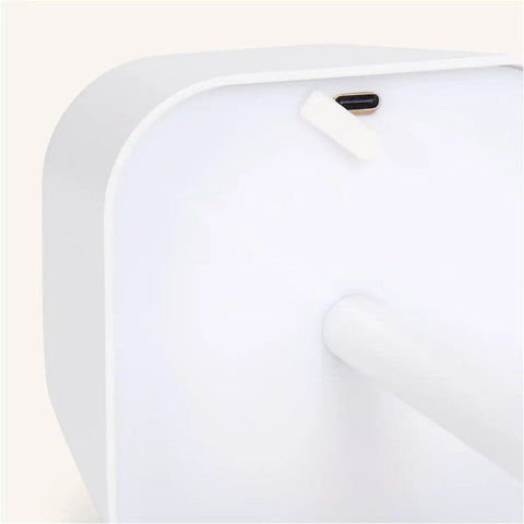 Lampe de table rechargeable Ava White – Éclairage élégant, sans fil et à intensité variable