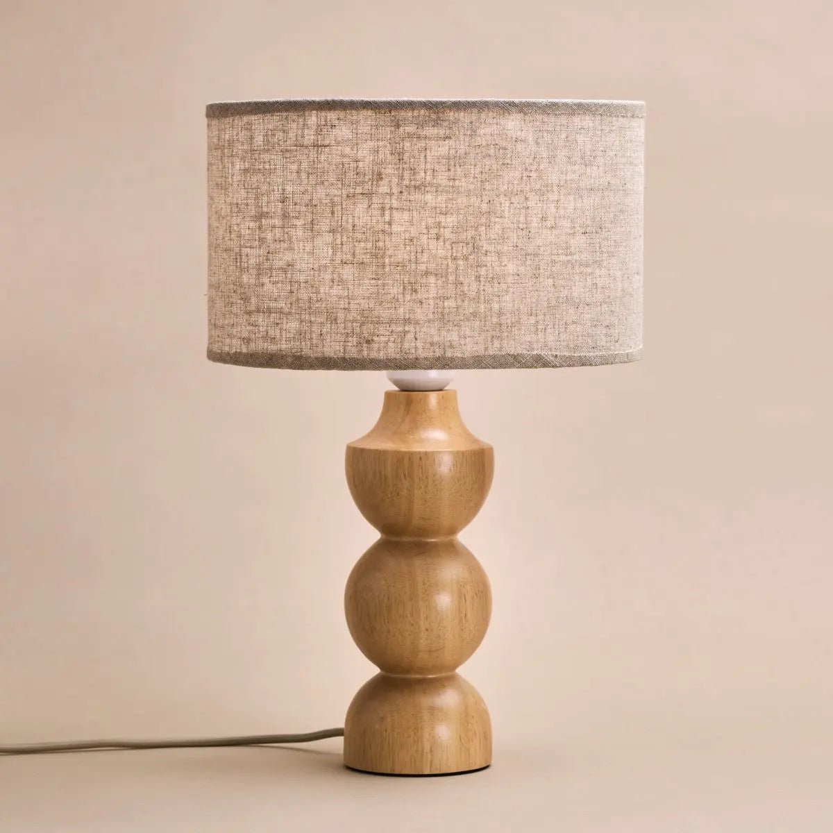 Lampe en bois brun clair Oliver avec une teinte beige | Conception géométrique élégante pour votre maison