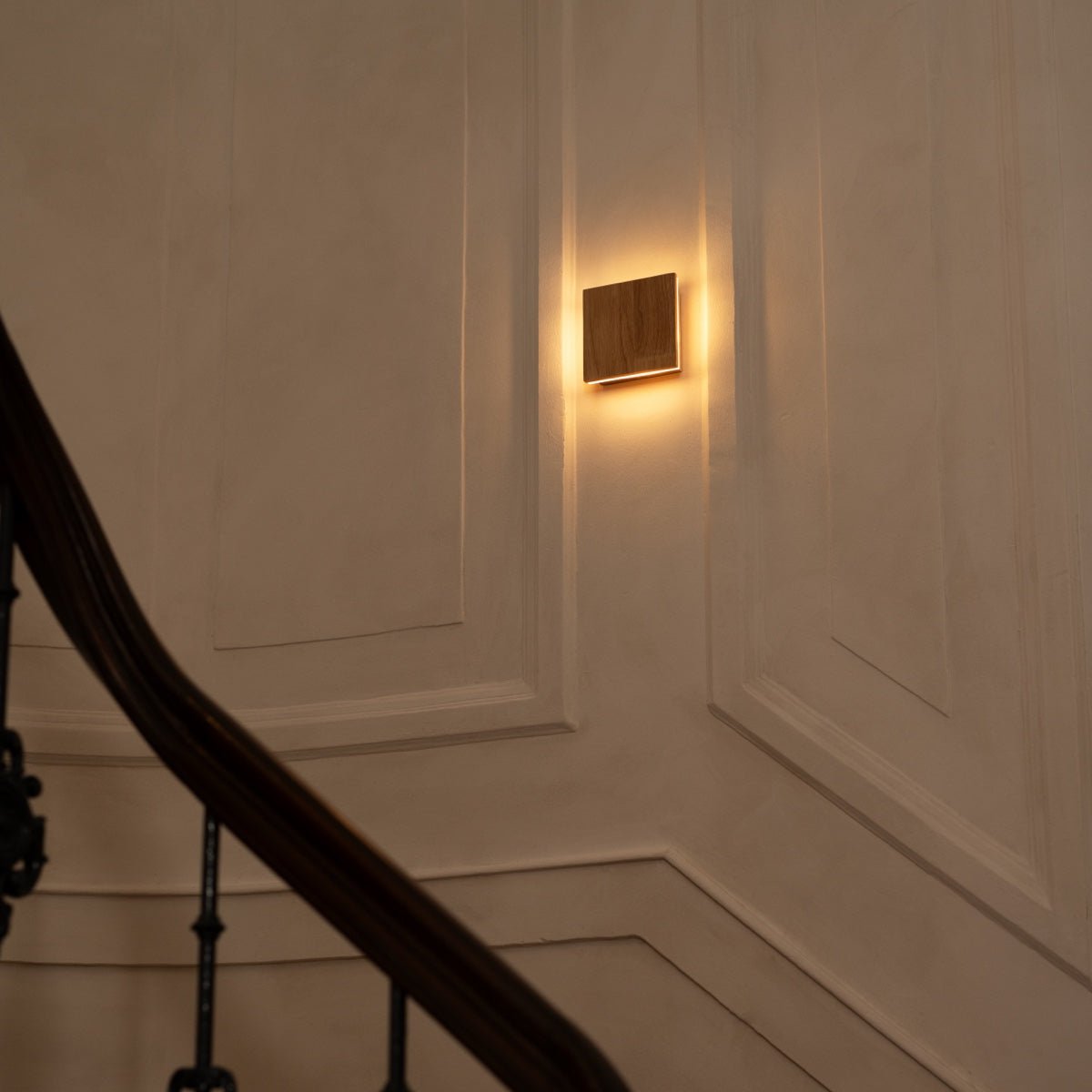 Lampe murale sans fil marron clair - lampe en bois rechargeable, dimmable et naturel