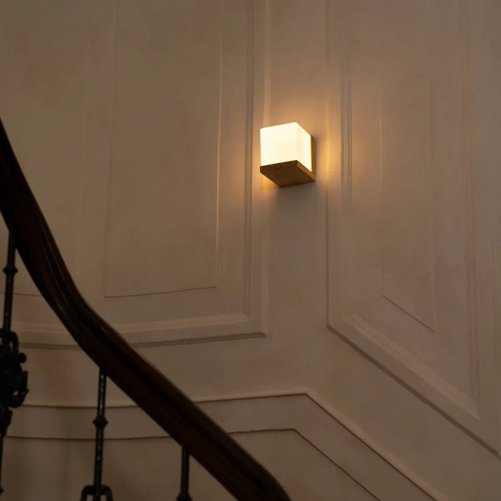 Lizzy Brown carré Rechargeable Lampe murale en bois - Éclairage sans fil, dimmable et élégant