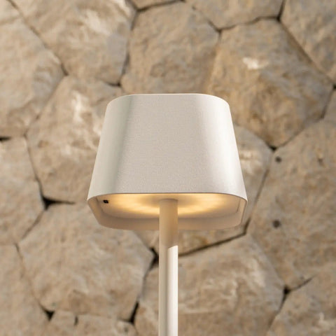 Lampe de table rechargeable Ava White – Éclairage élégant, sans fil et à intensité variable