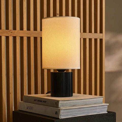 Lampe de table noire Kiko – Lampe de bureau confortable noire et beige avec raccord E27