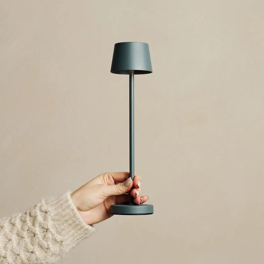Combi Set Professional - 8 X Vondel Mini Stone Grey Grey Rechargeable Table Lampes et 1 X Station centrale Station de charge sans fil avec Q1-Technology - Parfait pour les restaurants, l'hospitalité et les hôtels