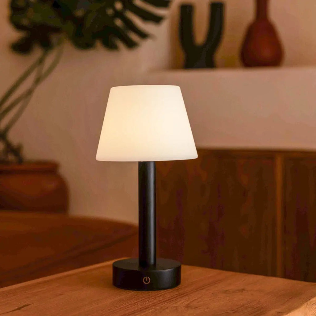 Lampe de table rechargeable en bois noir "Zoë" | Intensité variable et portable | Autonomie de la batterie de 80 heures