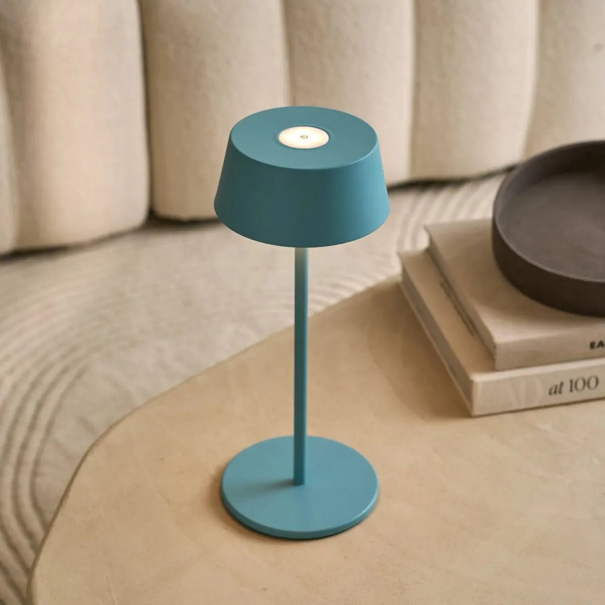 Lampe de table en fer rechargeable bleue Hugo Amsterdams - Intensité variable, élégante et sans fil