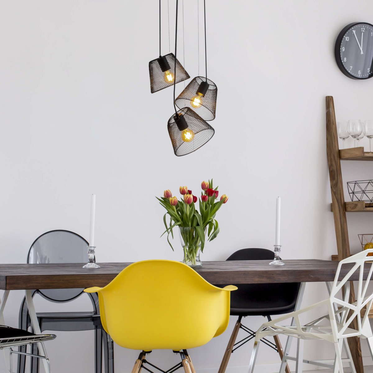 La lampe suspendue à 3 places "Korie" - Suspension en métal en noir