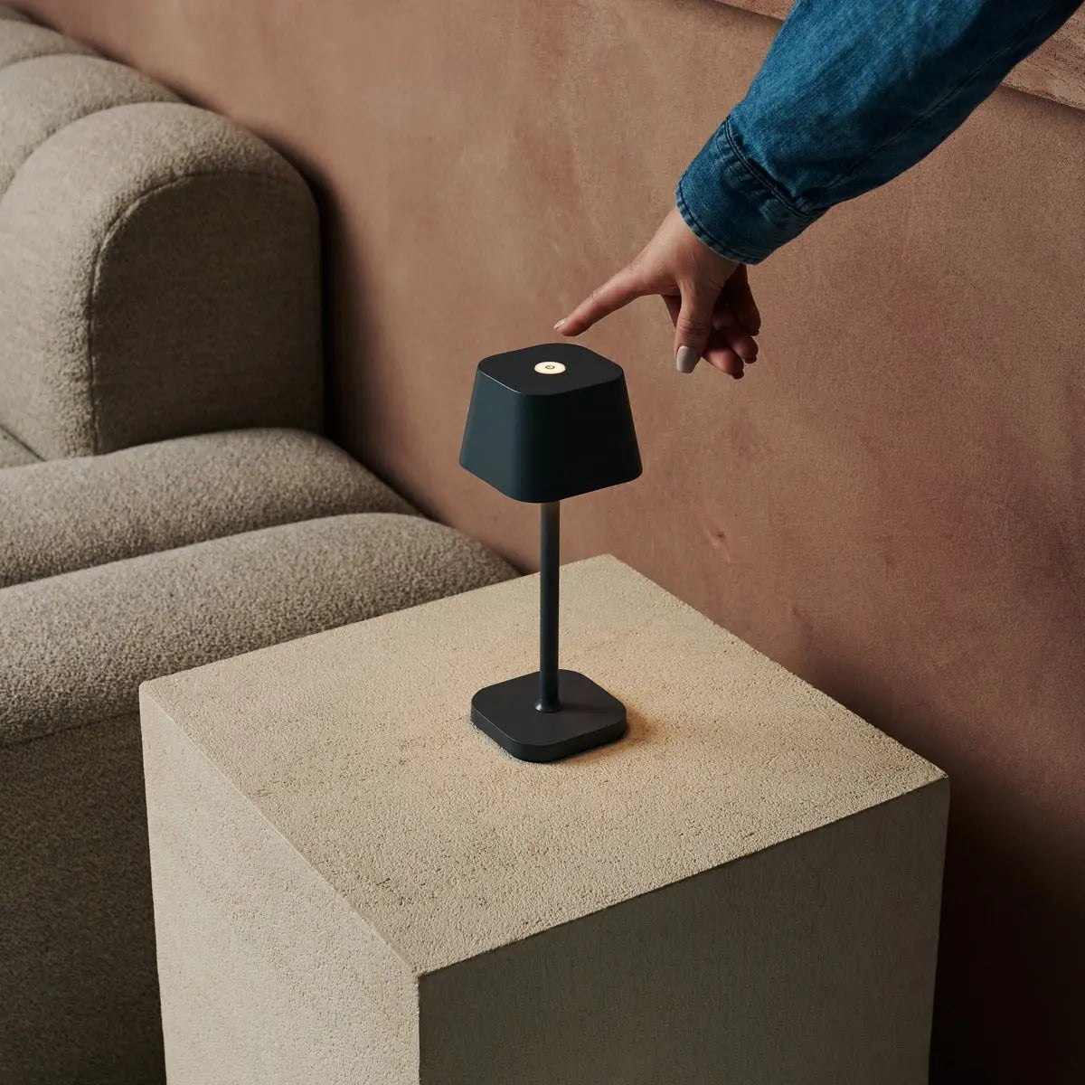 Ava Stone Grey - lampe de table rechargeable | Lampe élégante et sans fil