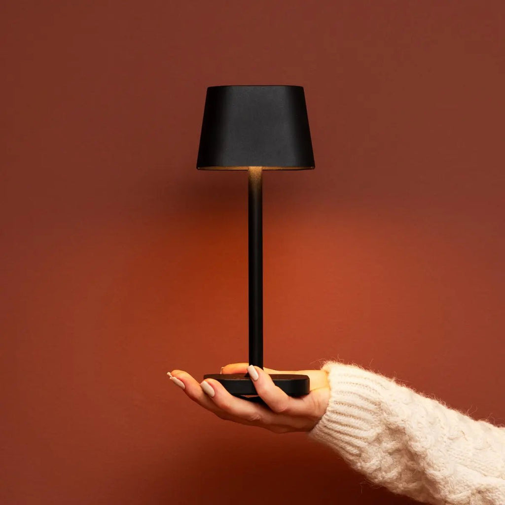 Lampe de table rechargeable noire Ava | Solution d'éclairage sans fil élégante