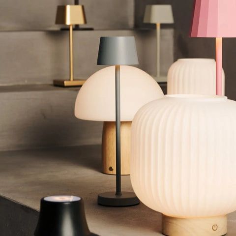Lampe rechargeable en bois marron clair River – Lumière à intensité variable et sans fil