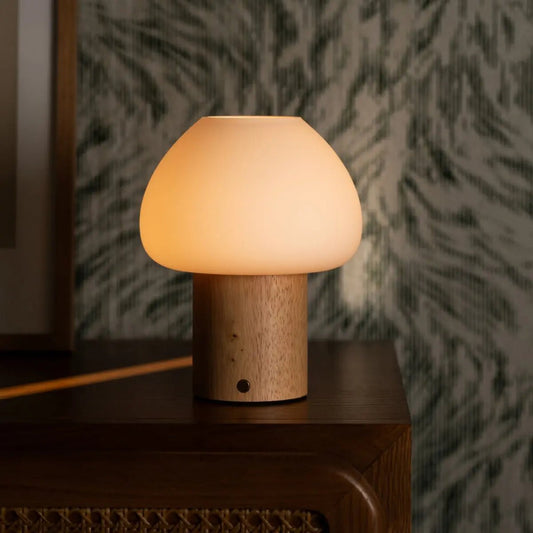 Lampe en bois Fynn marron clair – rechargeable, variable et élégante