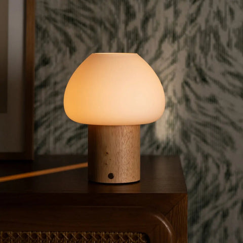 Lampe en bois Fynn marron clair – rechargeable, variable et élégante