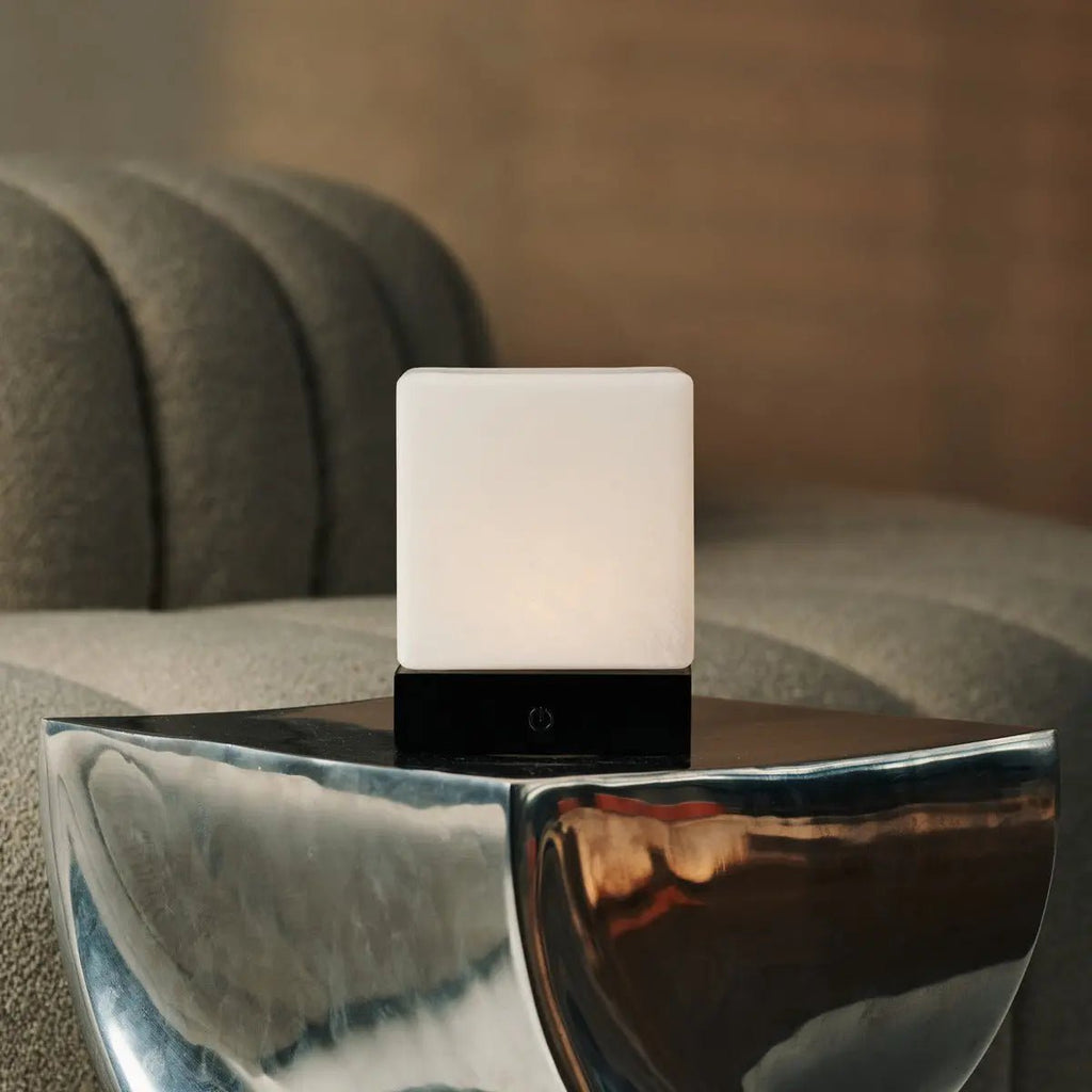 Lampe en bois sans fil noir "Yce" avec verre congelé - batterie rechargeable, dimmable, 100 heures