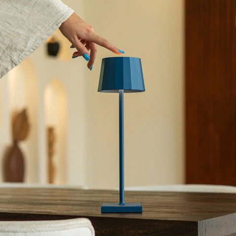 Wouter Delftware Blue Rechargeable Table Lampe - Charge sans fil, Dimmable, durée de vie de la batterie de 120 heures