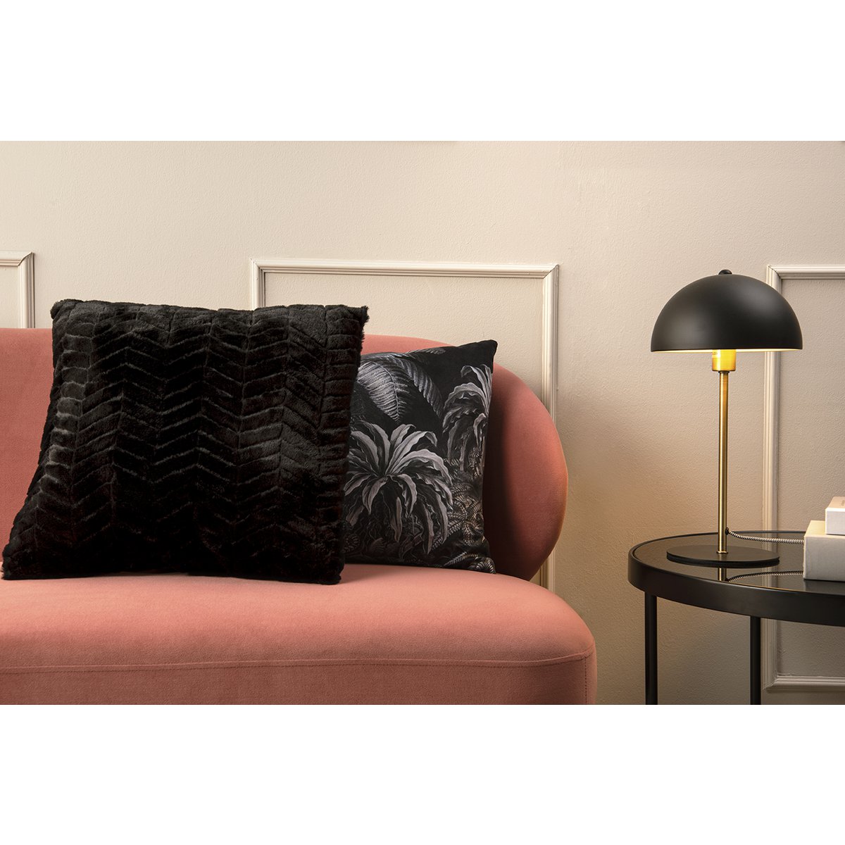 Lampe De Chevet Bonnet Noir.