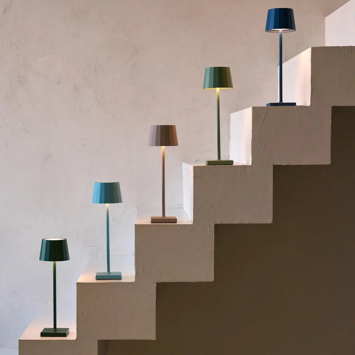 Wouter Sage Green Rechargeable Table Lampe - Charge sans fil, Dimmable, durée de vie de la batterie de 120 heures