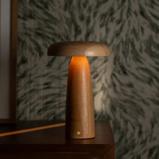 Lampe de table en bois Lennart – Éclairage rechargeable, à intensité variable et sans fil