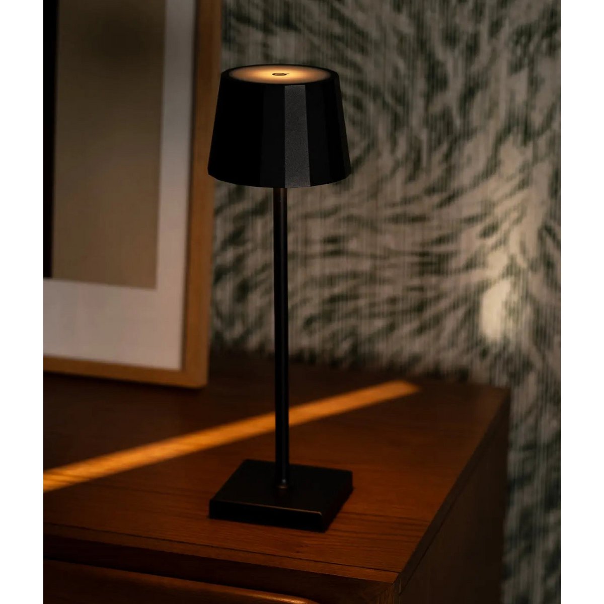 Lampe de table rechargeable en fer William Black – Batterie 120 heures, intensité variable, chargement USB-C