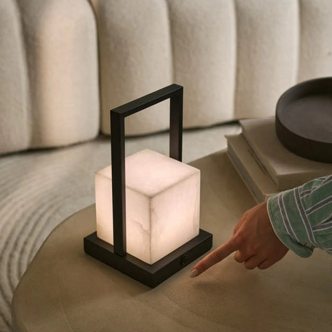 Lampe de table rechargeable Nola en albâtre l trois modes d'éclairage et rechargeable