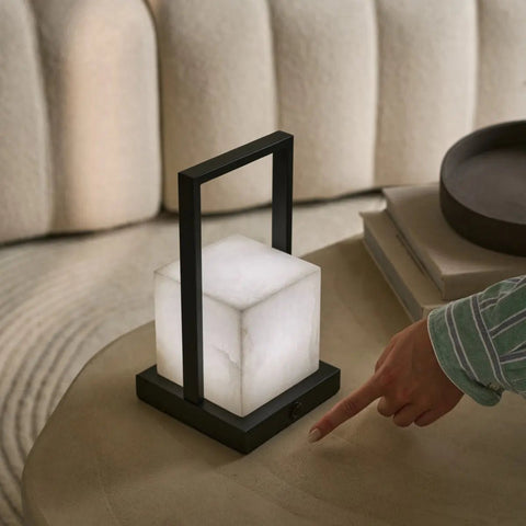Lampe de table rechargeable Nola en albâtre l trois modes d'éclairage et rechargeable