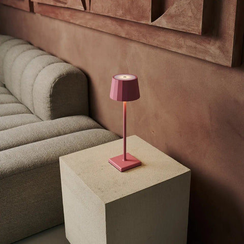 Wouter Flamingo Pink Rechargeable Table Lampe - Charge sans fil, Dimmable, durée de vie de la batterie de 120 heures