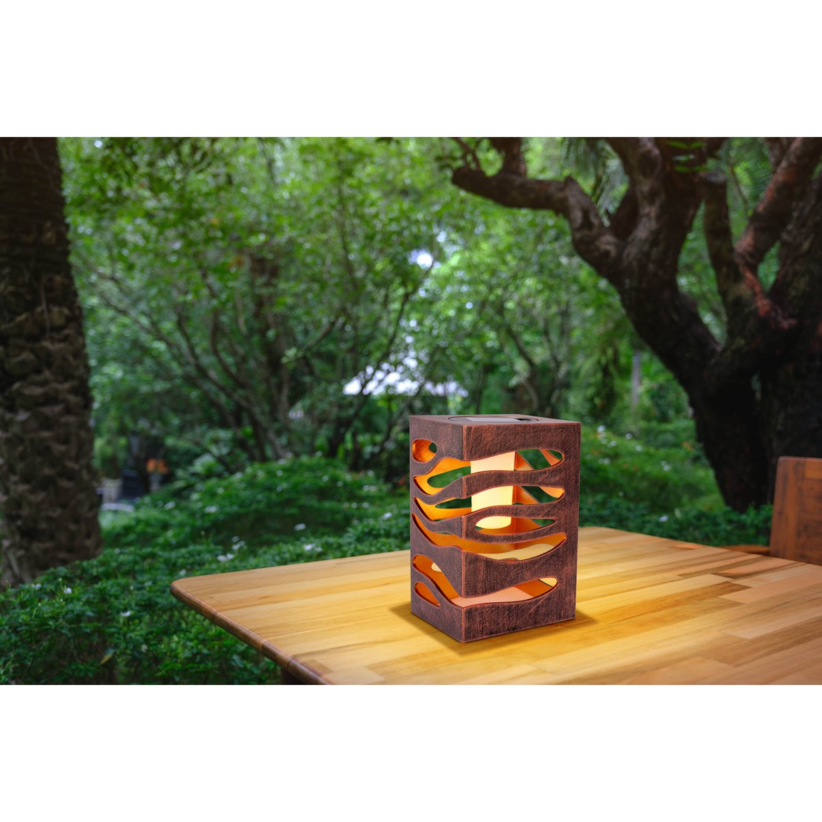 Décoration LED Lumière solaire "Hilda", 12,3 x 12,3 cm, 20 cm de haut, en plastique de haute qualité, à l'intérieur en...