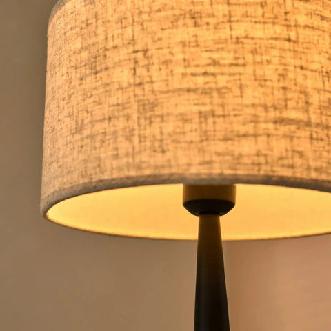 Lampe Jacob noire avec abat-jour beige – Éclairage élégant et chaleureux