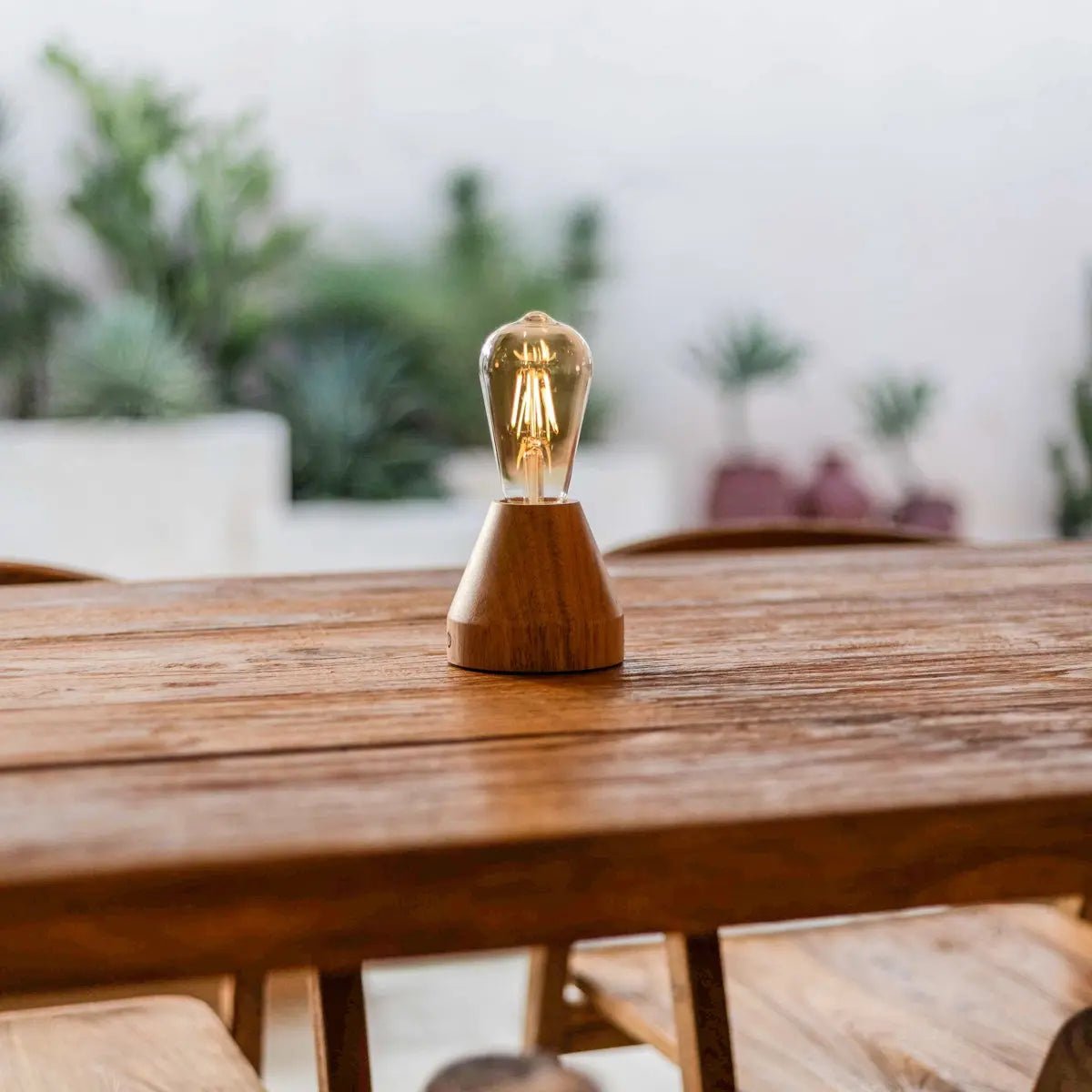 Lampe à LED à LED de recharge Light Zavi Brown - Batterie de 60 heures sans fil.