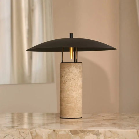 Lampe en travertin Nicolaas – Design élégant fait à la main avec métal et travertin
