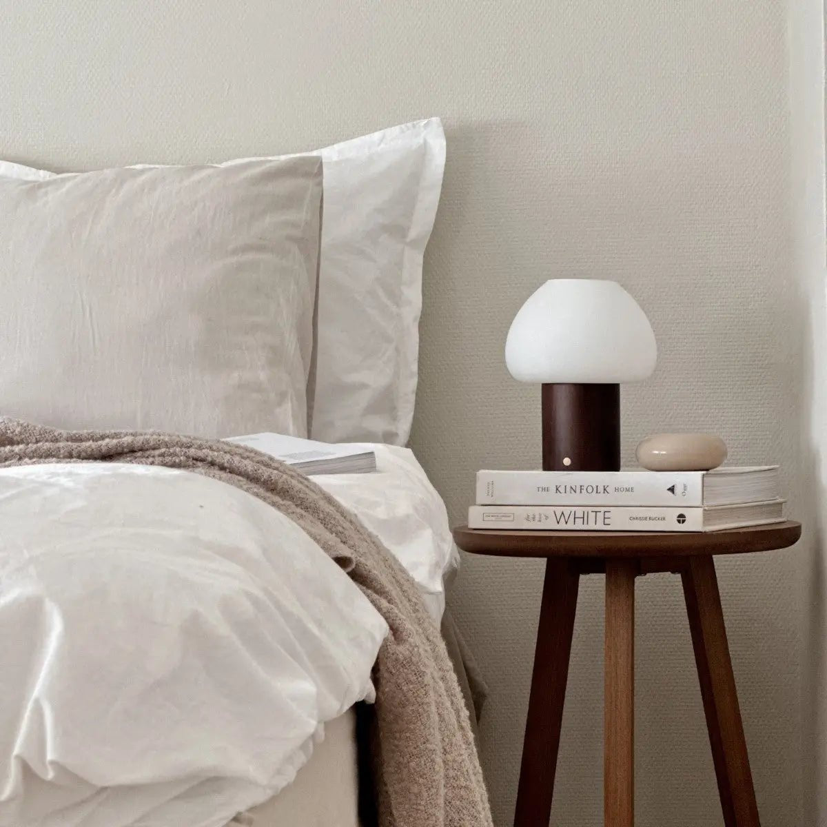 Lampe en bois Fynn marron foncé – Lumière rechargeable et à intensité variable