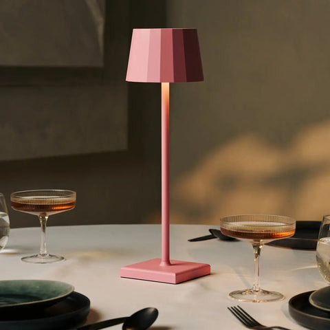 Combi set professionnel - 8 x wouter flamanto rose rechargeable lampes de table et 1 x station de charge sans fil avec Qi-technologie - parfait pour les restaurants, l'hospitalité et les hôtels