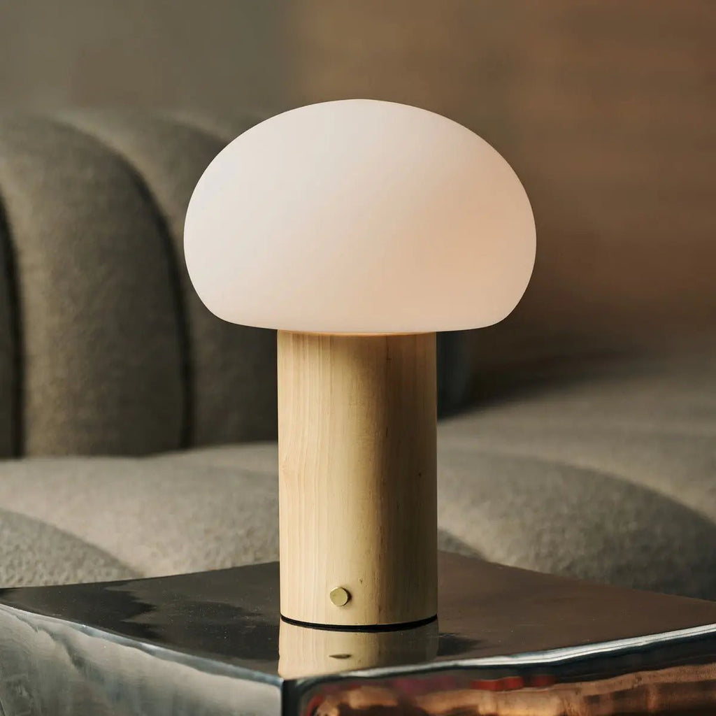 Lampe de table en bois marron clair avec verre et batterie rechargeable | Éclairage dimmable et polyvalent