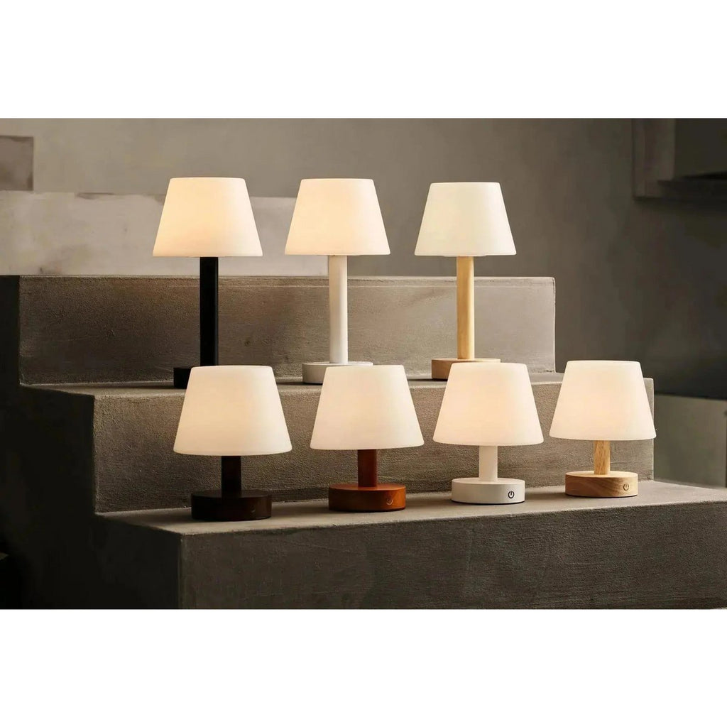 Lampe de table rechargeable en bois blanc Zoë | Sans fil, à intensité variable, USB-C, batterie de 80 heures