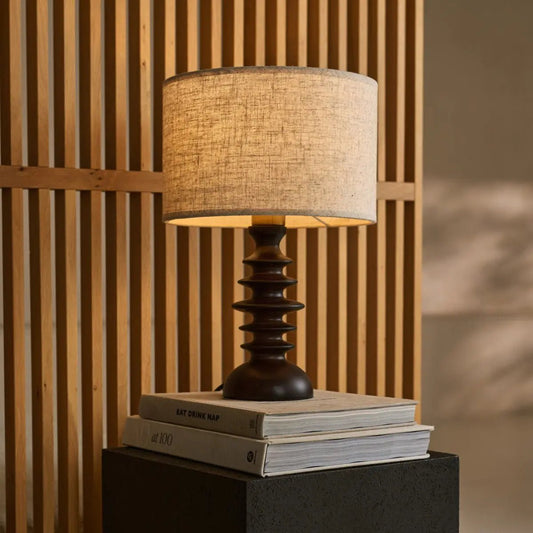 Lampe Bodhi en bois brun foncé avec abat-jour beige