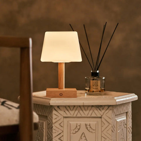 Tommy Brown Brown Wood Table Lampe avec verre - lampe rechargeable et dimmable, éclairage sans fil