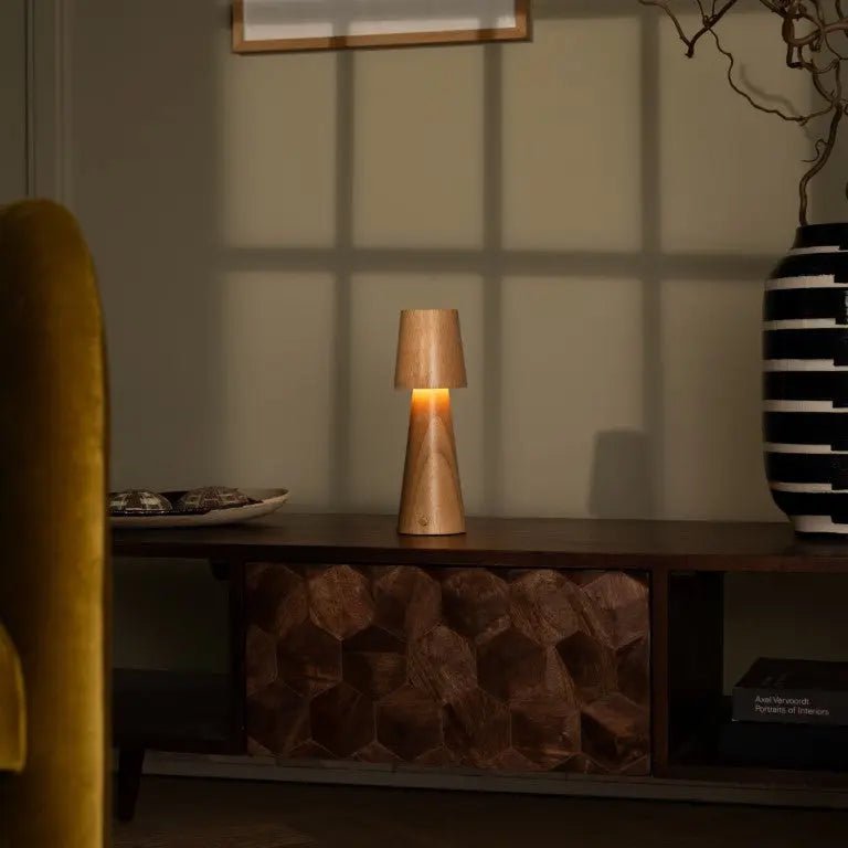 Lampe de table rechargeable Lucas – Sans fil, à intensité variable et chargement USB-C
