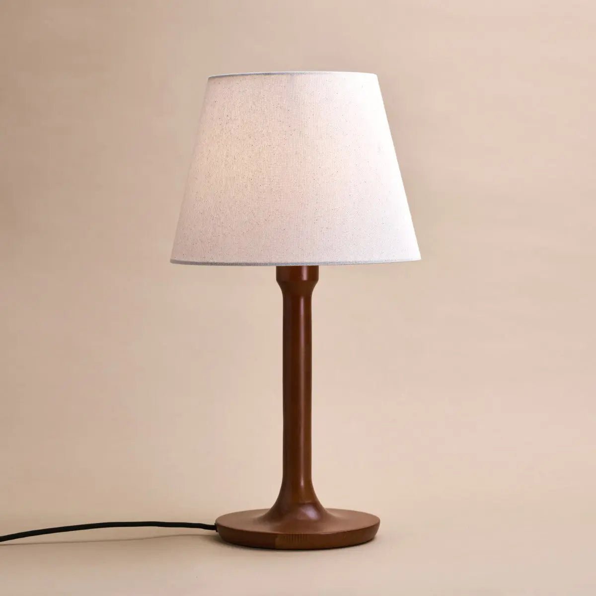Lampe Nova Marron Châtaignier avec Base en Bois | Éclairage élégant pour salon et chambre à coucher