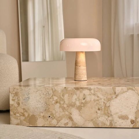 Lampe en travertin Emily – Design élégant fait à la main avec abat-jour en verre