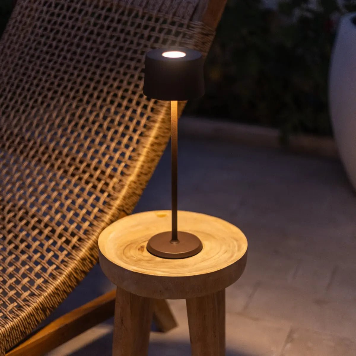 Lampe de table rechargeable en fer David Mocha Brown – Intensité variable et sans fil avec batterie de 120 heures