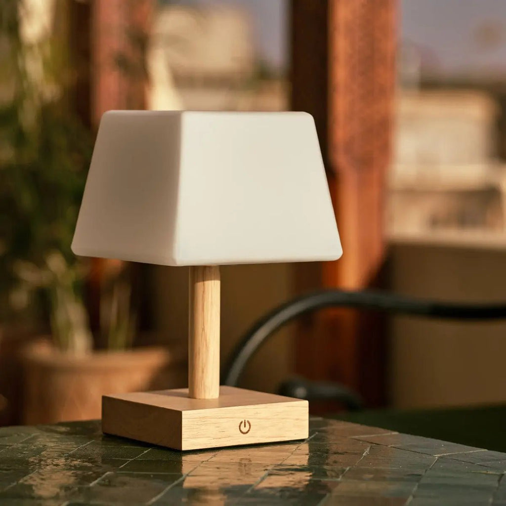 Tommy Brown Brown Wood Table Lampe avec verre - lampe rechargeable et dimmable, éclairage sans fil